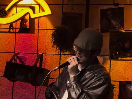 《普通朋友》 我无法只是普通朋友 感情也那么深叫我怎么能放手
#普通朋友陶喆 #普通朋友翻唱 #现场版live #唐康宁 #laybacksmalllive