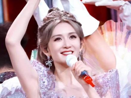 我怀疑过谢娜开演唱会是为了圈钱 #谢娜 #谢娜演唱会