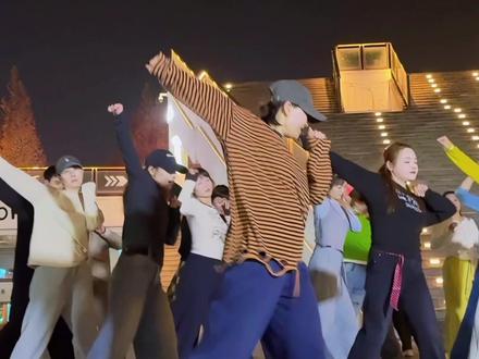 就这个feel,倍儿爽! #倍儿爽 #最嗨广场舞 #一学就会系列 #简单易学