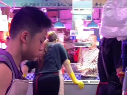 为什么㓥鱼要先放血?课堂学知识,鱼档学生活#就这样记录你慢慢长大 #鱼档少年 #幼崽成长记 #四个孩子的妈妈 #生活小知识
