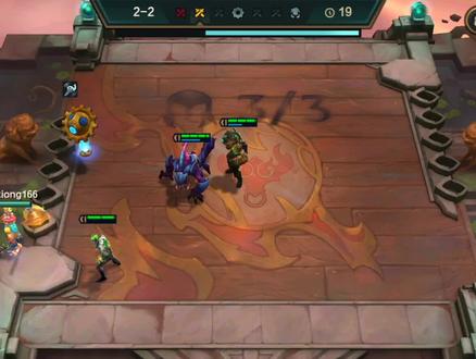 云顶之弈:卢登回声配上触发网络的蚂蚱不要太强,干翻三星轮子妈 #云顶 #lol #游戏梦想家第二季