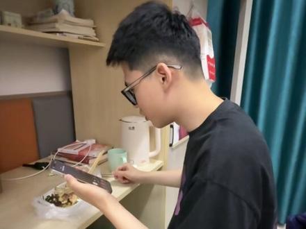 869还敢说正宗吗
#男生宿舍 #湛江白切鸡 #剧情演绎请勿模仿