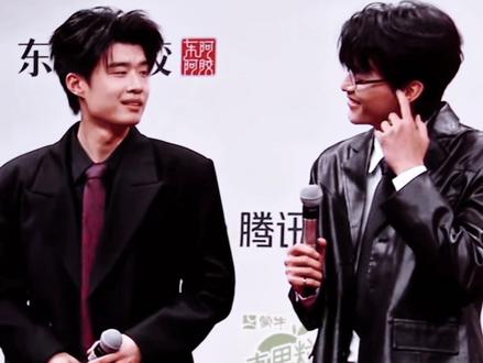 雷淞然对着张呈把老公能做的事全做了
#星光大赏 #星光大赏红毯 #雷呈 #小力士 #喜人奇妙夜