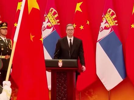 1米98的武契奇喜极而泣,不只为友谊勋章,还有身家性命的保障 #零基础看懂全球 #全球创作者计划