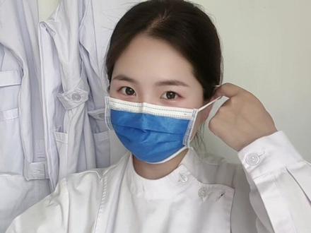 老表们 俺摘掉口罩了 能不能夸俺一句 昧着良心也行呀#圆脸女孩 #甜妹 #护士懂护士