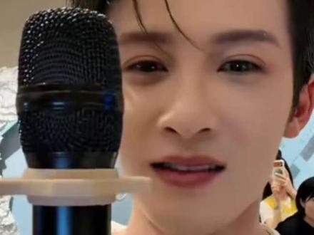 是谁半夜不睡觉又幸福了😍
2026凌晨首播➕首唱《PROOF》,是真宠呀💛🔥🦔
新年快乐呀健次,希望我们在新的一年都会好好的。@檀健次
#PROOF首唱 #PROOF檀健次 #檀健次 #檀健次跨年晚会 #檀健次跨年新歌