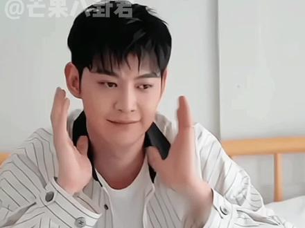 有了#唐晓天,谁说185+不能小鸟依人#搞笑#黄景瑜#王子奇#娱乐评论大赏