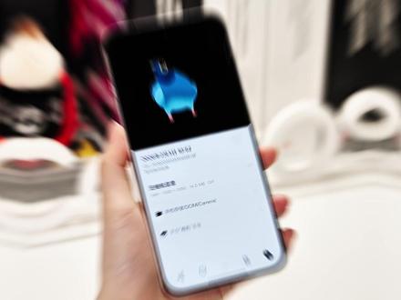 疯狂的鸽子怎么飞出屏幕了? OPPO ColorOS 息屏竟然还能这么玩!
#oppo #coloros16 #oppofindx9 #OPPOAI #疯狂的鸽子