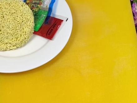 方便面用擀面棍敲碎,我是真没有想到,会变成一道好吃的美食 #美食教程分享 #家常菜 #方便面的神仙吃法