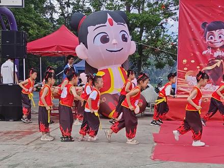 #幼儿园欢庆六一的舞蹈视频 幼儿园小儿子跳哪吒舞蹈😄😄