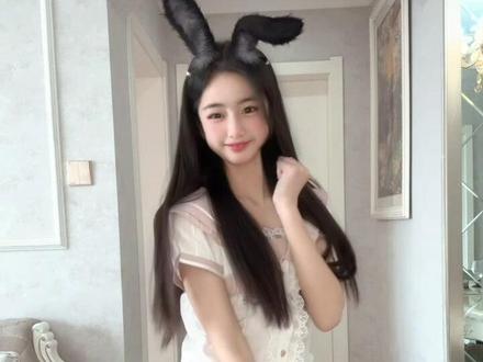 这个小兔子好萌啊#卡点舞#吹红了桃花吹绿了柳树 #谁能拒绝甜妹
