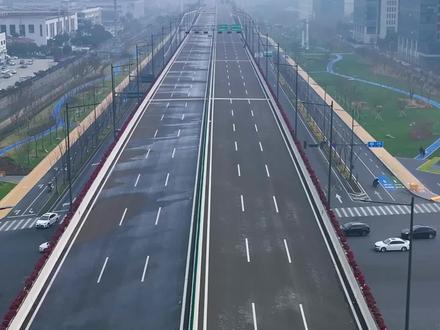 高浪快速路即将建成通车,驱车实地亲测!7分钟从蠡湖大道开上高浪大桥!(视频来源:@无锡日报 )