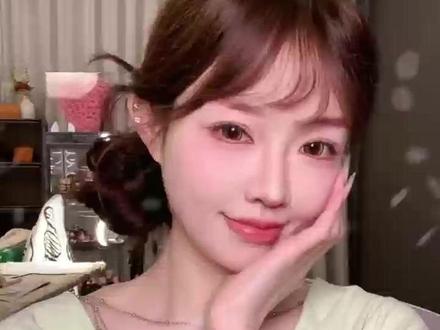 春天都来学春日花苞低丸子头~#春日 #妆教 #发型教程