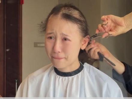 网红“一栗小莎子”因癌症剃光头 丈夫也一起剃了光头陪伴支持 此前确诊淋巴瘤 她称“当妈后真的很怕死”
