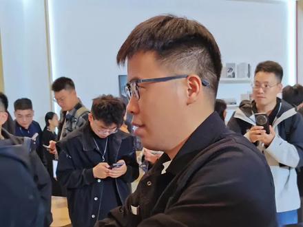 #荣耀MagicV6:你尽管用力,碎了算我输!(没破纪录🤣)