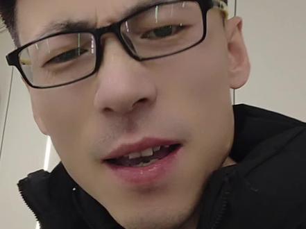 飞机碎盖,多丑的一款发型!这名起的哈哈! #飞机碎盖#发型师