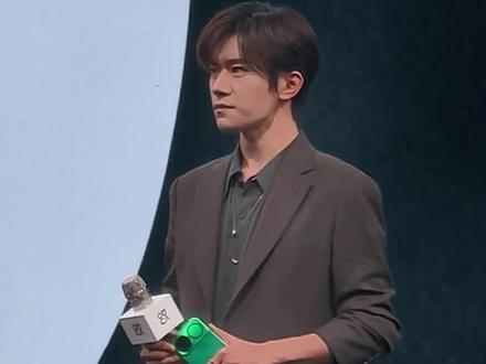 易烊千玺nova15发布会完整版!#易烊千玺 #华为nova15 #nova15 #华为12月新品发布会 #易烊千玺华为发布会