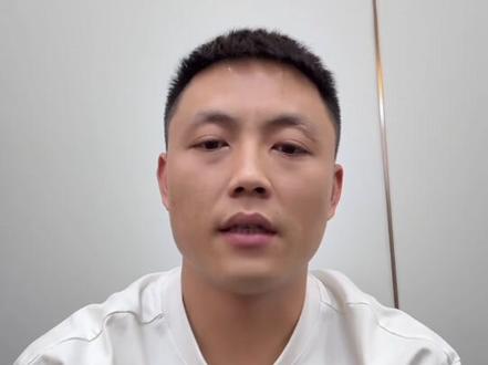 薛珍麒眼眶红润深夜和粉丝谈心讲述往事..#薛珍麒 #台球 #抖音推广 #创作者扶持计划