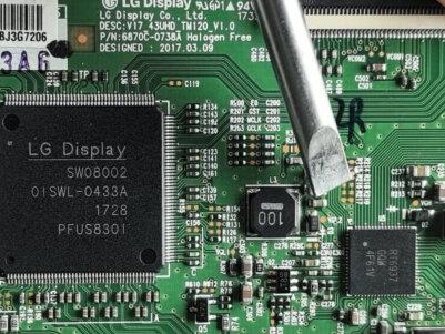 #上热门 液晶电视遇到花屏半截不正常的,,,教你简单不好配件修好#电视 #液晶电视 #液晶电视维修