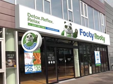 素材-卡布灯箱门面,加了圆灯箱,效果更立体。#老头侃设计 #设计 #品牌vi #开心老头 #创意设计 #店面设计 #展馆设计