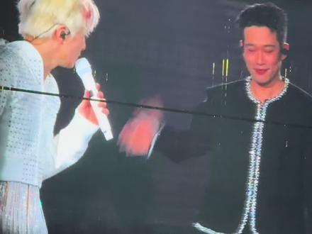 3.21广州站点歌环节(煮包真的很想听迟迟现场版啊啊啊)#薛之谦 #万兽之王 #薛之谦广州万兽之王演唱会 #演唱会