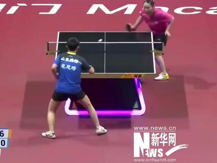 #全运会乒乓女团山东夺冠 11月19日,十五运会乒乓球项目在澳门银河综艺馆进行女团决赛争夺。刚刚,由王晓彤、陈梦、范思琦出阵的山东队以3∶2战胜由何卓佳、王添艺、孙颖莎上场的河北队,夺得冠军。#山东女团逆风翻盘