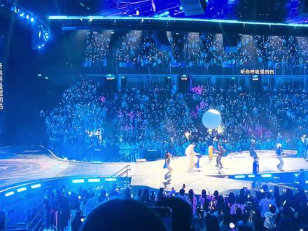 2026的第一场蹦迪!上一次蹦迪那么爽还是在银河的皇帝位!#张杰 #跨年演唱会 #澳门威尼斯人金光综艺馆