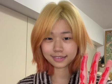 新年当然是要“红运”当头!!
又是一次非常成功的渐变染!#发色分享 #染发教程 #新年发色 #新发色 #发色