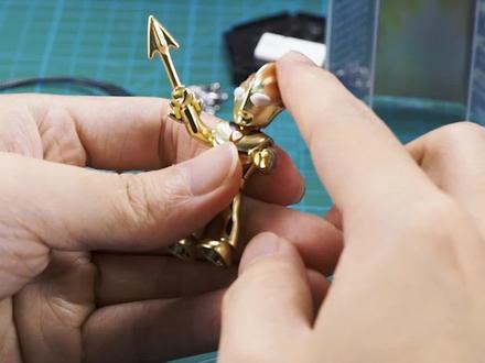 做个项链而已...没必要动手吧?#奥特曼 #闪耀迪迦 #迪迦奥特曼 #创意手工 #玩具