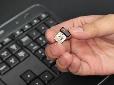 你的罗技鼠标接收器有这个图案吗?你知道罗技优联吗?#鼠标 #罗技 Y