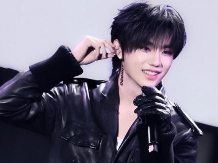 我会永远站在你们这边 🥺我真的哭死😭
#张子墨 #嘉善氧气音乐节
