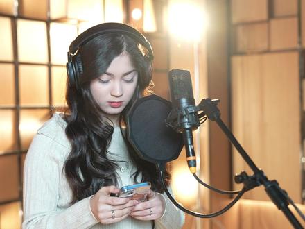 听米娜唱西安人的歌! #陕西方言 #外国人在中国 #全球青年共唱中国歌 #翻唱 #西安人的歌