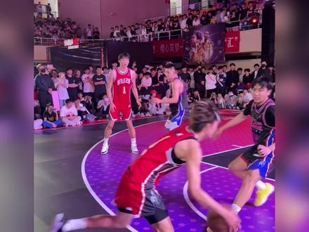 白晶受伤!双人百分厚米末节追分惜败柯冉!如果单人百分大战柯冉、厚米谁能笑到最后?#柯冉李瑞VS厚米白晶 #NBA2k #美职篮全明星 #NBA2k手游一周年庆