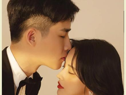 一周年快乐,老公 @费鲤齐 #情侣日常 #爱情 #我们俩