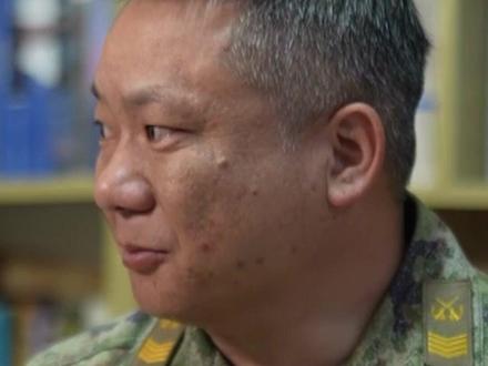 “上次休假还抱着,再见面就会叫爸爸了”,当#一级军士长 突然哽咽背后竟是……#人民海军 (总台记者:胡善敏 吴慧彤 周瑜等)#兵王