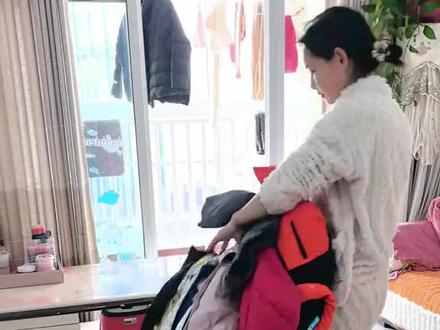 #废物利用 #变废为宝手工 不穿的羽绒服别扔,跟我一起动手做羽绒被。