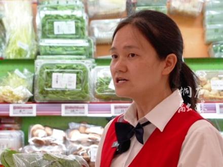 脆甜口感+药食同源,“板蓝根青菜”成春菜顶流——市民:“第一次见,得买回去尝尝鲜!”#板蓝根青菜