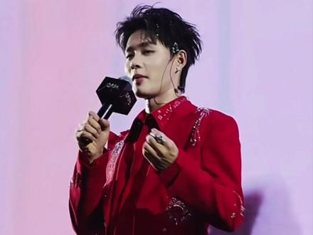 2026.2.14情人节祝单身狗@柯淳节日快乐!没有女朋友的#柯淳 努力挣钱给海底世界🌸 哈哈哈哈哈 #柯淳镜头签 #柯淳情人节 #一脚把我踹进内娱的人 #情人节快乐 cr:见logo