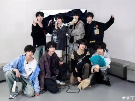 笑死我了🤣好闺闺就这样宠#王橹杰 #张函瑞 #tf家族