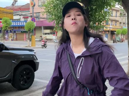 小萌钓鱼今天钓鳜鱼,个不大但肉香啊,最后那锅鸭子真是一吃一个不吱声#钓鱼箱#爱生活爱钓鱼#女钓手#路亚鳜鱼