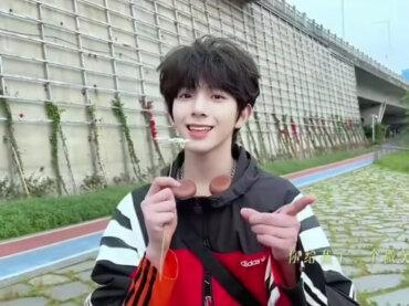 我们还要走很长的时间 vlog真的给我看哭了#陈浚铭 #陈浚铭生日vlog #陈浚铭生日快乐
