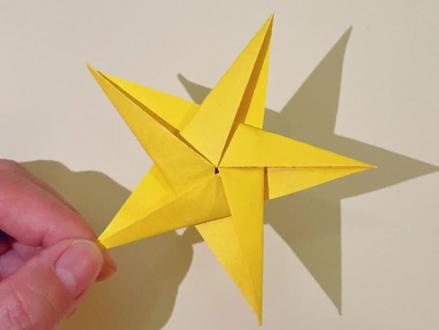 折纸立体五角星,这个学会了可以解锁好多酷炫搭配!
#折纸教程 #折纸 #手工diy #简单折纸 #亲子手工 #封校的当代大学生 #手工 #封校期间的大学生真是无所不能 #女大学生日常生活 #创意手工 #做手工我是认真的 #手工制作 #春日花漾dou有你 #一起做手工 #简单小手工 #手工折纸 #创意折纸 #爱手工爱生活 #亲子 #亲子手工制作