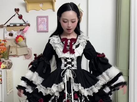 星莓伊甸园|特别让人惊喜的黑色草莓柄图🍓 #吃我一波lolita安利 #lolita安利 #lolita #星莓伊甸园 #华丽款lolita