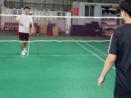 羽毛球蛇形发球,旋转发球! #羽毛球#川崎攻剑 #川崎攻剑z650