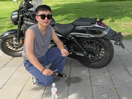 小向机车#无极CU625折叠靠背边包安装视频#无极cu625 #小向机车 #cu625 #无极Cu625