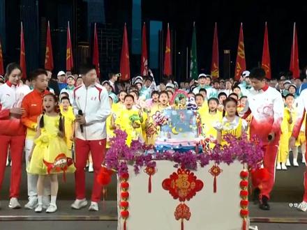 弥补遗憾!马龙首度发文,晒金牌直呼完美,参加闭幕式乐开花