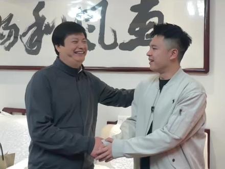 为涟源而战!“湘超”射手王赵文荻加入2026年“娄超”涟源队,周和平跟他说:“希望涟源夺冠,进球你要进一半。”(记者 李梅花 曾玉玺 编辑 思思)