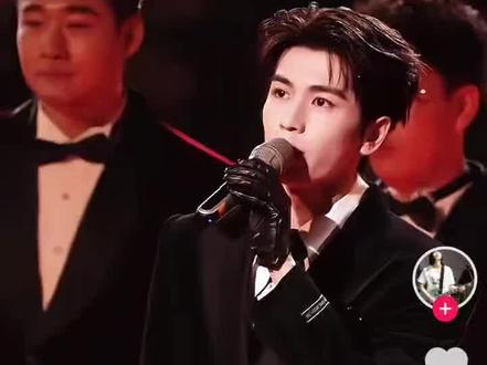 红豆生南国凌赫胜男模,被张凌赫霸屏的一天#张凌赫#模特#张凌赫进行曲 #跨年演唱会