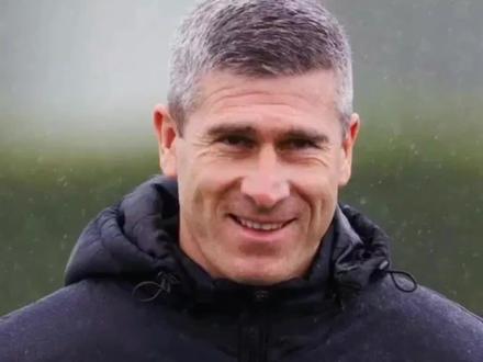 知名解说员周亮直播间爆料!上海申花对阵北京国安,就是真正的赋予历史韵味和底蕴的国家德比,毋庸置疑!就是中超的国家德比。周亮还表示:国安这个队只要正常发工资,他就是争冠球队#实况足球手游 #易球成名计划 #北京国安 #上海申花 #京沪大战