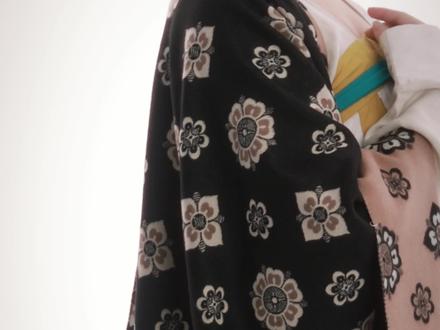 奢牌标志老花?中国 1000 年前就有了! 盛行于隋唐的宝相花,有着吉祥美满的寓意
这是属于中国人的浪漫美学,现如今也是我们对时尚的表达,用宝相花围巾装点秋冬的ootd 岂不美哉?!#汉服 #一见爱上传统文化 #汉服穿搭 #国风古韵 @抖音 @抖音传统文化